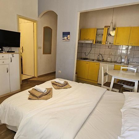 Studio Apartment Kiki For 2, Near Old Town & Beach, Free Wifi ザダル エクステリア 写真