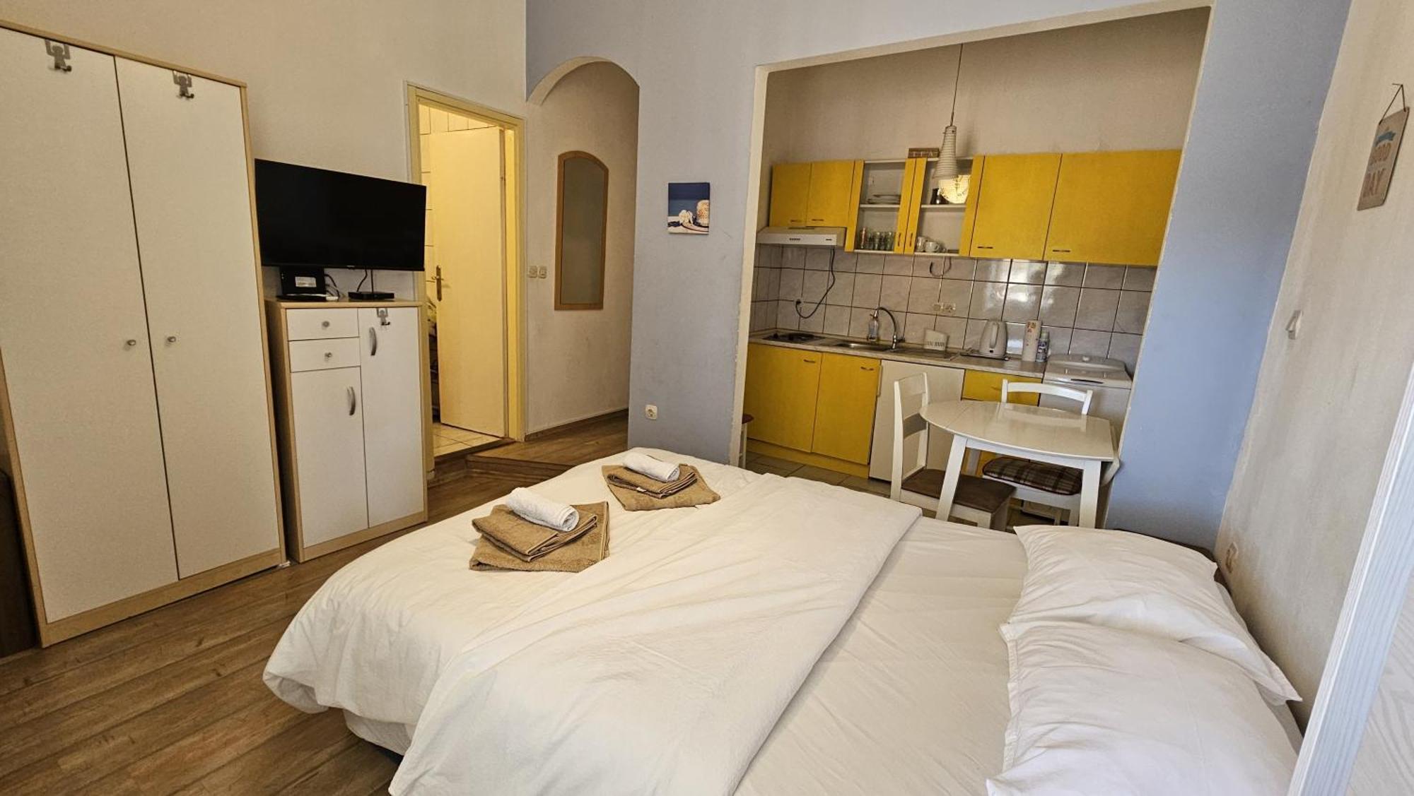 Studio Apartment Kiki For 2, Near Old Town & Beach, Free Wifi ザダル エクステリア 写真